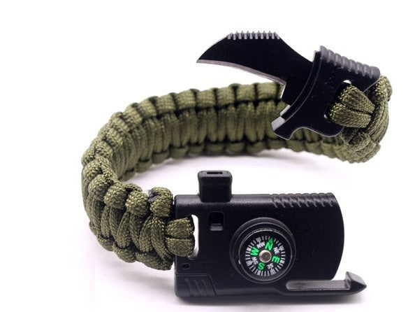 Multifunctional Survival Paracord Bracelet