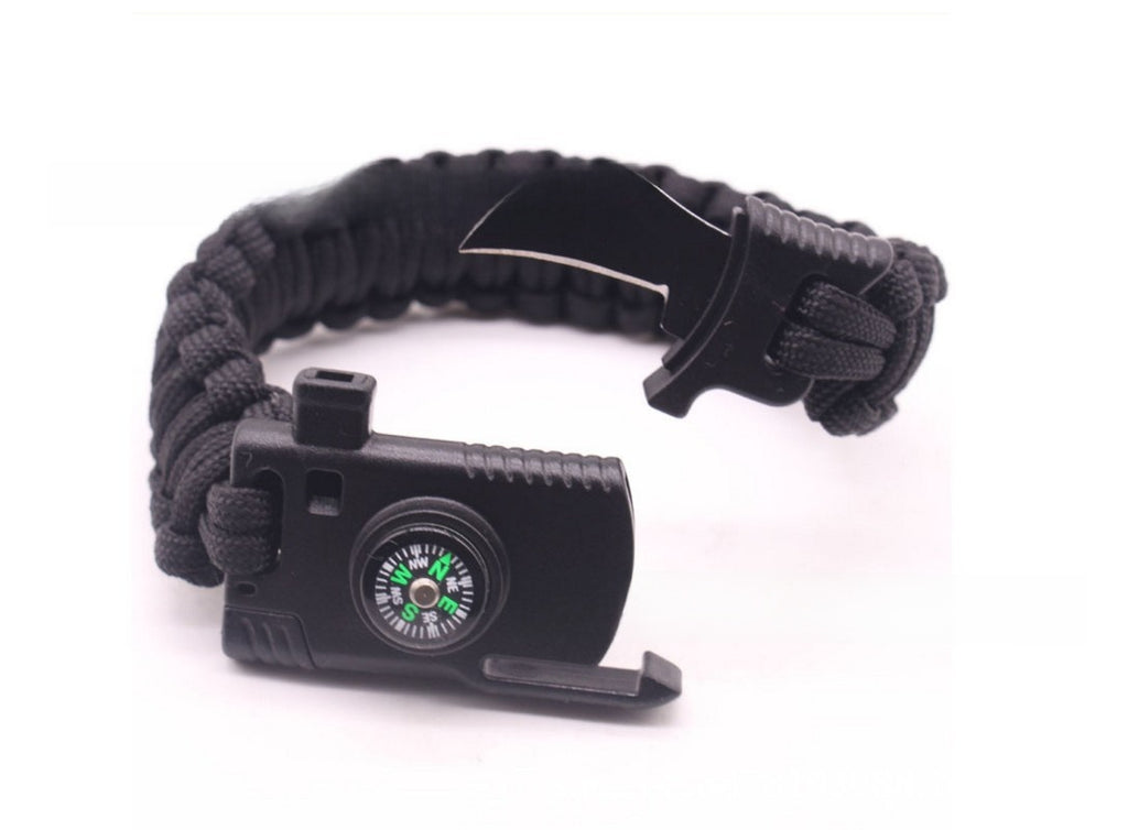 Multifunctional Survival Paracord Bracelet